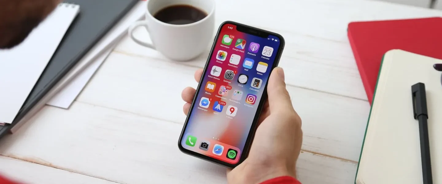 Android vs iOS – czym naprawdę różni się ich bezpieczeństwo?