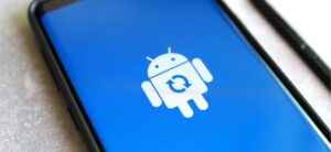 Android w niebezpieczeństwie: Gdy aplikacje nadużywają uprawnień, a fałszywe aktualizacje przejmują kontrolę nad urządzeniem