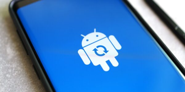 Android w niebezpieczeństwie: Gdy aplikacje nadużywają uprawnień, a fałszywe aktualizacje przejmują kontrolę nad urządzeniem