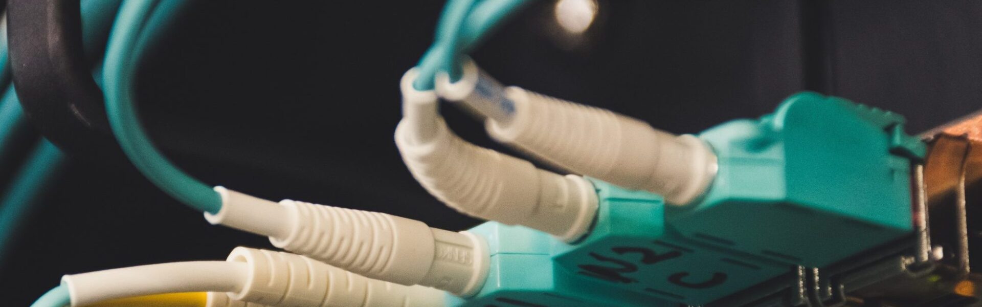 NAT vs VLAN – Czy to to samo? Kompendium różnic i zastosowań