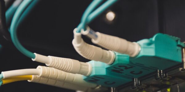 NAT vs VLAN – Czy to to samo? Kompendium różnic i zastosowań