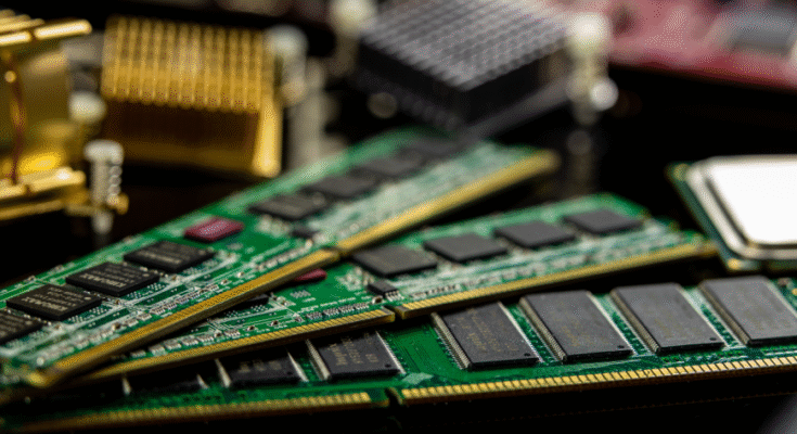 Sprawdź zainstalowaną pamięć RAM w systemie Windows 11 – szybkie metody i praktyczne porady
