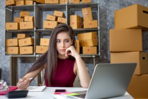 Zatowarowanie e-commerce i marketplace. Dlaczego dobra hurtownia jest tak cenna?