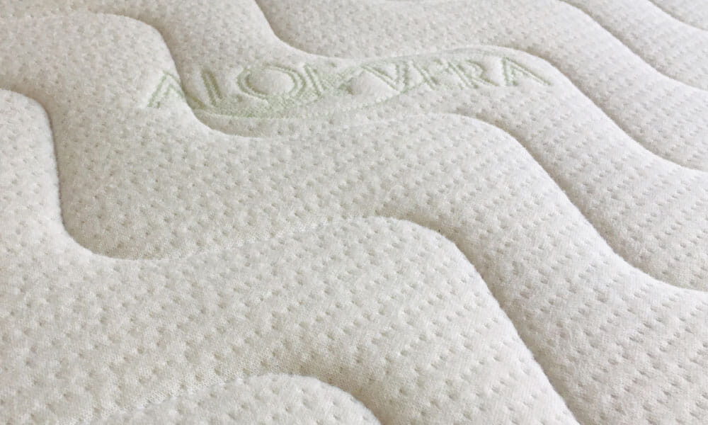 Jak wybrać idealny pokrowiec na materac? Poradnik zakupowy od polskiego producenta