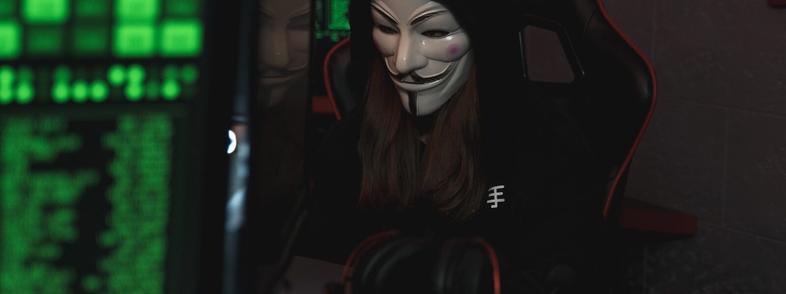 Atak Man-in-the-Middle (MITM). Na czym polega i jak się przed nim chronić?