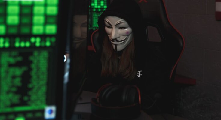 Atak Man-in-the-Middle (MITM). Na czym polega i jak się przed nim chronić?