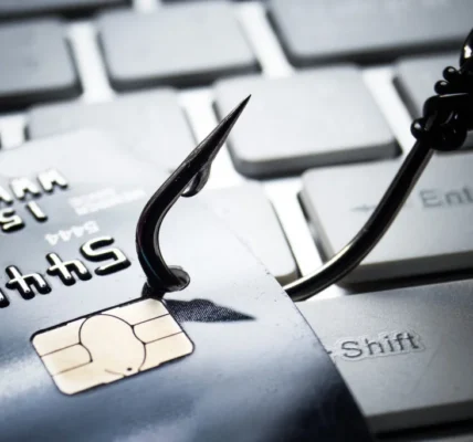 Ataki phishingowe – czym są i jak się przed nimi bronić