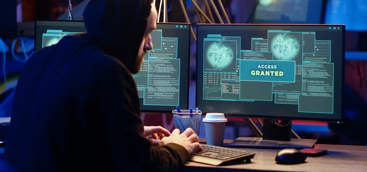 Ataki typu MITM (Man-in-the-Middle) – jak działają i jak się przed nimi chronić