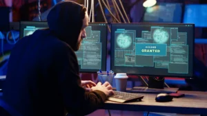 Ataki typu MITM (Man-in-the-Middle) – jak działają i jak się przed nimi chronić