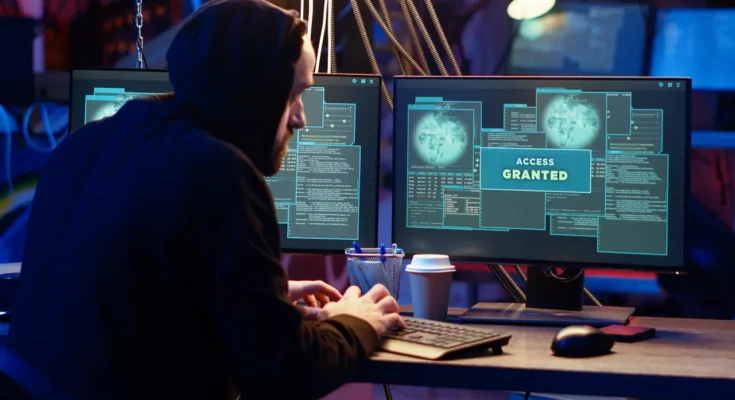 Ataki typu MITM (Man-in-the-Middle) – jak działają i jak się przed nimi chronić