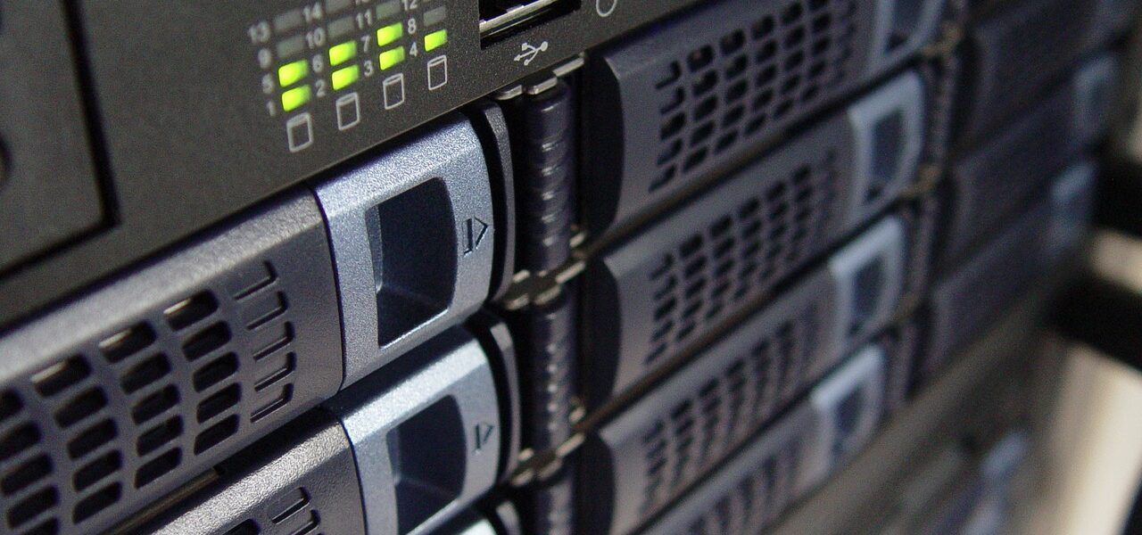 Jak stworzyć lokalne mirror repozytoriów APT lub pacman – działanie offline, testy, oszczędność transferu