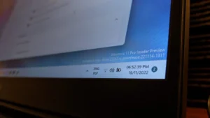 Jak wyświetlać sekundy na zegarze systemu Windows 11 – różne sposoby