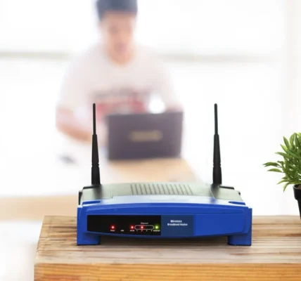Jak zabezpieczyć router domowy przed atakami – praktyczny poradnik