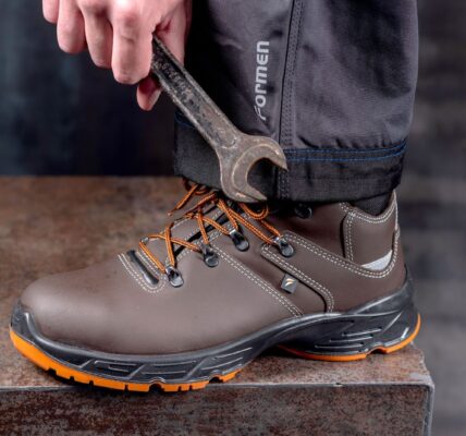 Obuwie robocze BHP: polskie normy i certyfikaty, które każdy powinien znać