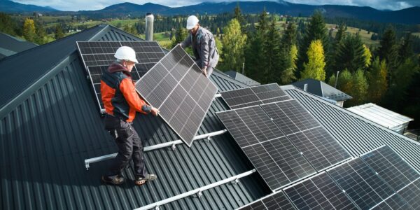 PVhurt – Lider fotowoltaiki w Polsce i Europie. Twój zaufany partner w energii odnawialnej