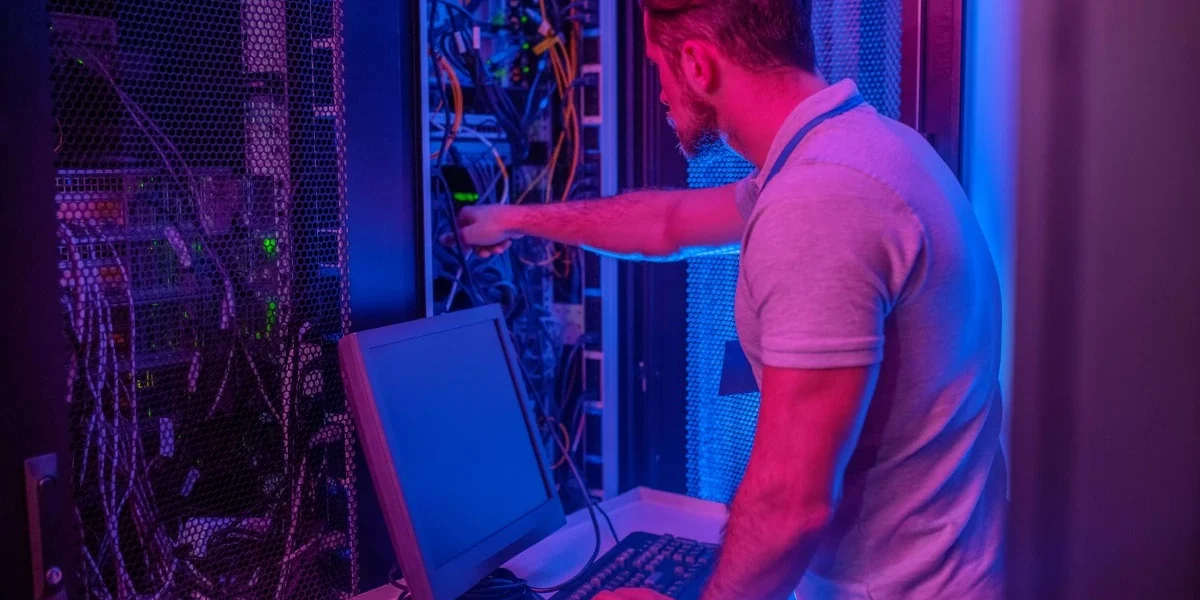 Zaawansowane techniki twardego zabezpieczania serwerów Linux