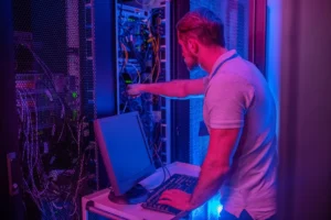 Zaawansowane techniki twardego zabezpieczania serwerów Linux