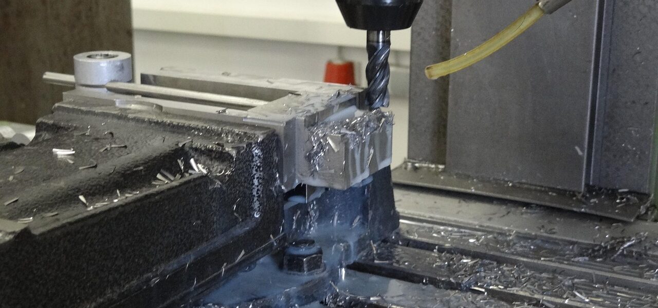 Nowe frezarki do metalu – kluczowy element modernizacji produkcji