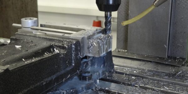 Nowe frezarki do metalu – kluczowy element modernizacji produkcji