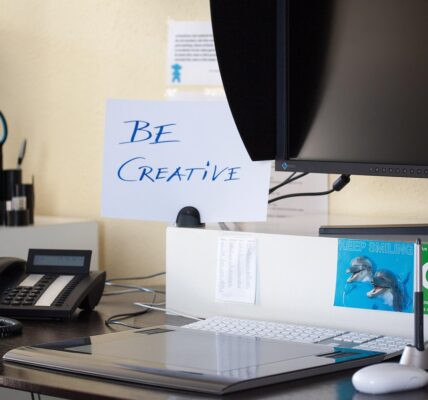 O czym pamietać kupując ściankę reklamową?