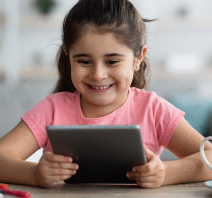 Bezpieczeństwo dzieci na smartfonach i tabletach – polecane aplikacje i ustawienia