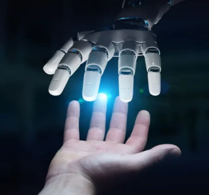 Darmowe czy płatne narzędzia AI – co bardziej się opłaca w 2025 roku?