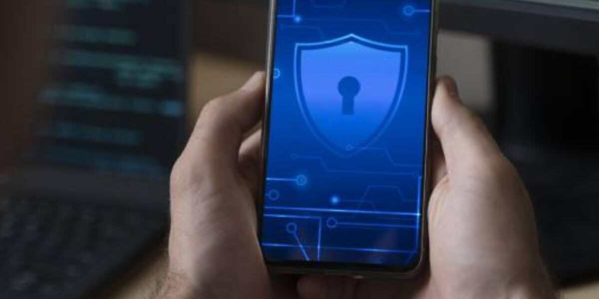 Dlaczego VPN to podstawa bezpieczeństwa w sieci w 2025 roku?