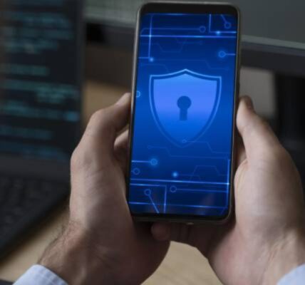 Dlaczego VPN to podstawa bezpieczeństwa w sieci w 2025 roku?