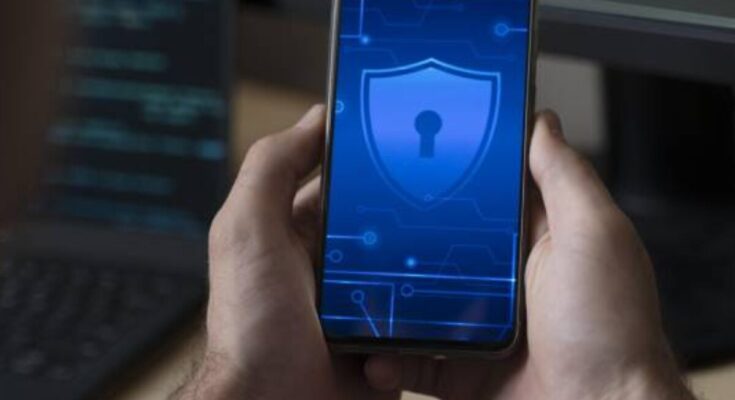 Dlaczego VPN to podstawa bezpieczeństwa w sieci w 2025 roku?