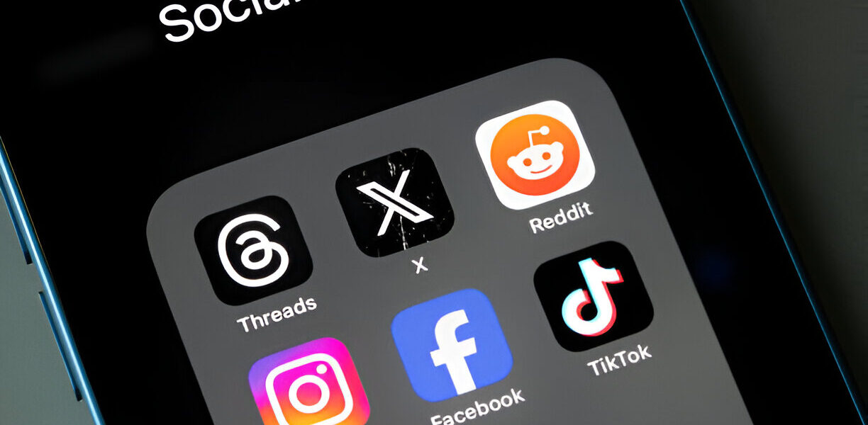 Facebook vs Instagram vs TikTok vs X – który serwis jest najbezpieczniejszy w 2025?