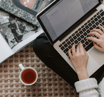 Jak napisać artykuł sponsorowany, który naprawdę sprzedaje – poradnik krok po kroku