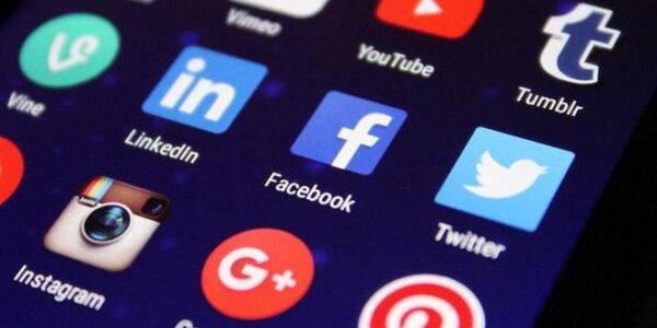Jak zabezpieczyć konto na Facebooku, Instagramie i TikToku – praktyczny poradnik krok po kroku