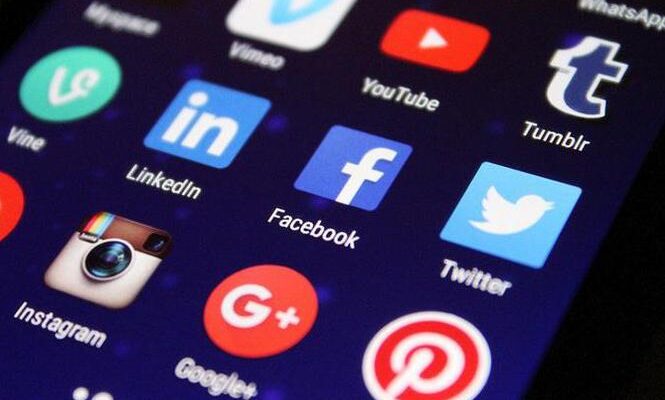 Jak zabezpieczyć konto na Facebooku, Instagramie i TikToku – praktyczny poradnik krok po kroku