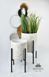 doniczka na nóżkach