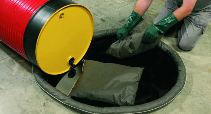 Sorbenty do oleju – skuteczna ochrona środowiska i miejsca pracy
