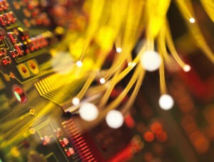 Sieci FTTX – czym się różnią FTTH, FTTB i FTTC?