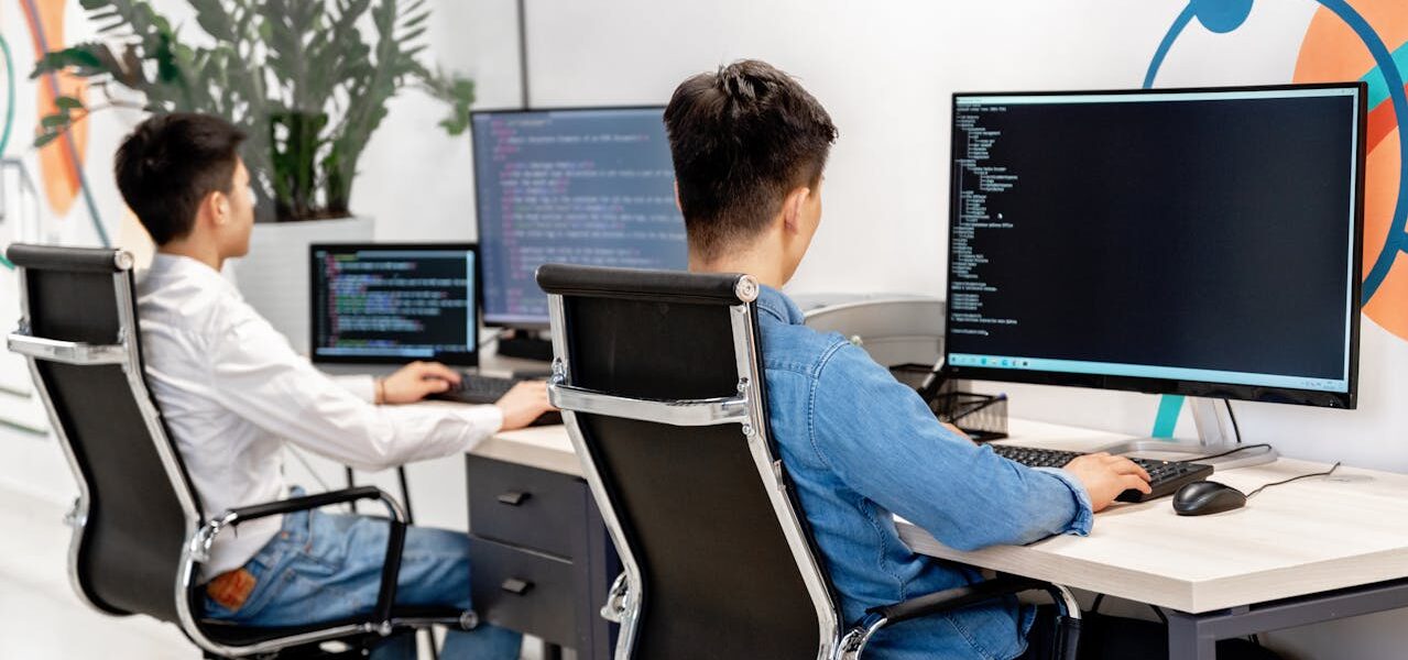 Aktualizacje systemów i oprogramowania jako podstawowy element bezpieczeństwa firmy