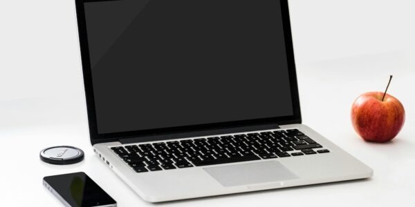 Laptop dla nauczyciela – funkcje, które sprawią, że praca stanie się prostsza niż myślisz