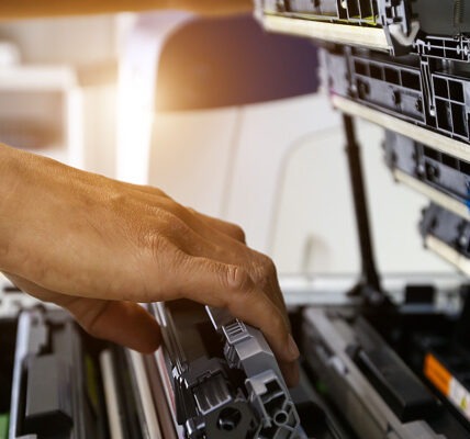 Naprawa ploterów – najczęstsze usterki, diagnostyka i skuteczne metody serwisowe