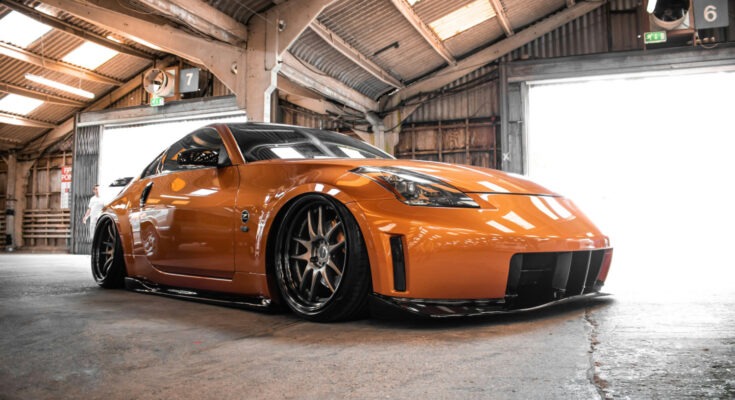 Sprowadzenie uszkodzonego auta z USA: czy to się opłaca?