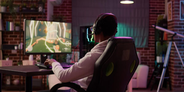 Dlaczego gry się zacinają? Najczęstsze przyczyny lagów i spadków FPS (i jak je naprawić)