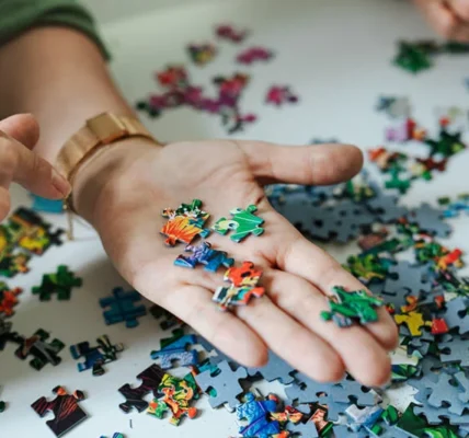Puzzle, gry logiczne i układanki – jak rozwijają mózg i dlaczego warto po nie sięgać