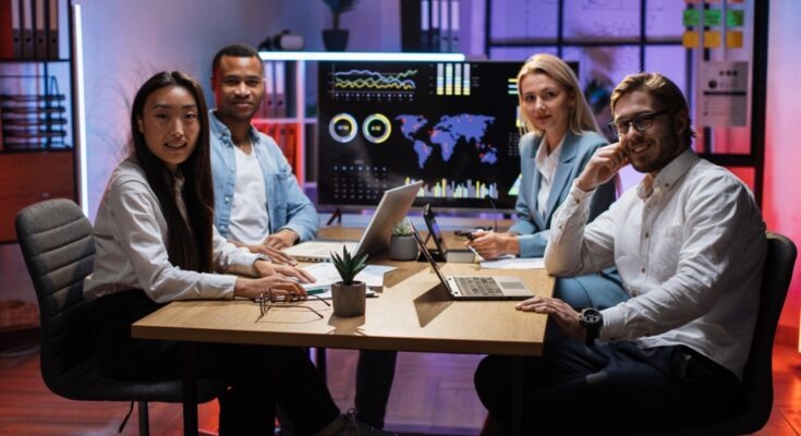 Chcesz wiedzieć, jak powstrzymywać hakerów? Odkryj studia, które uczą ochrony cyfrowego świata!