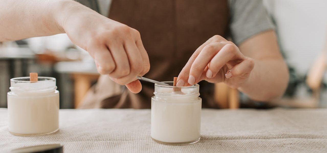 Świece sojowe – jak wybrać odpowiedni zapach na prezent?