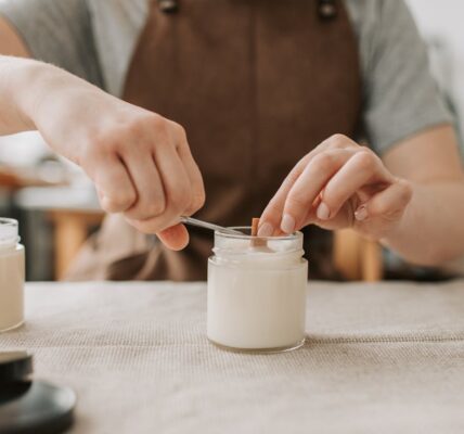 Świece sojowe – jak wybrać odpowiedni zapach na prezent?