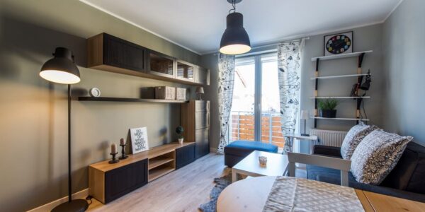 7 najczęstszych błędów przy urządzaniu małego mieszkania – jak ich uniknąć i nie stracić przestrzeni