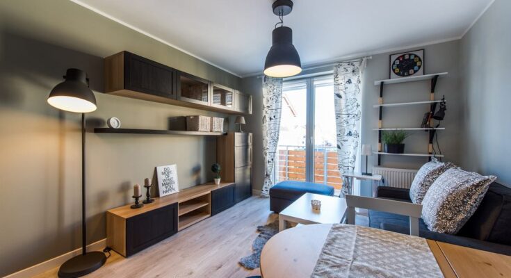 7 najczęstszych błędów przy urządzaniu małego mieszkania – jak ich uniknąć i nie stracić przestrzeni