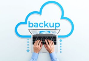 Dlaczego kopia zapasowa to za mało? Różnica między backupem, snapshotem i replikacją