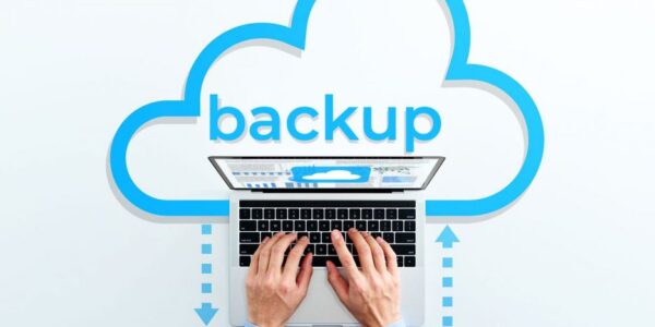 Dlaczego kopia zapasowa to za mało? Różnica między backupem, snapshotem i replikacją