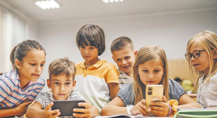 Jak chronić swoje dzieci w social mediach w 2026 roku?